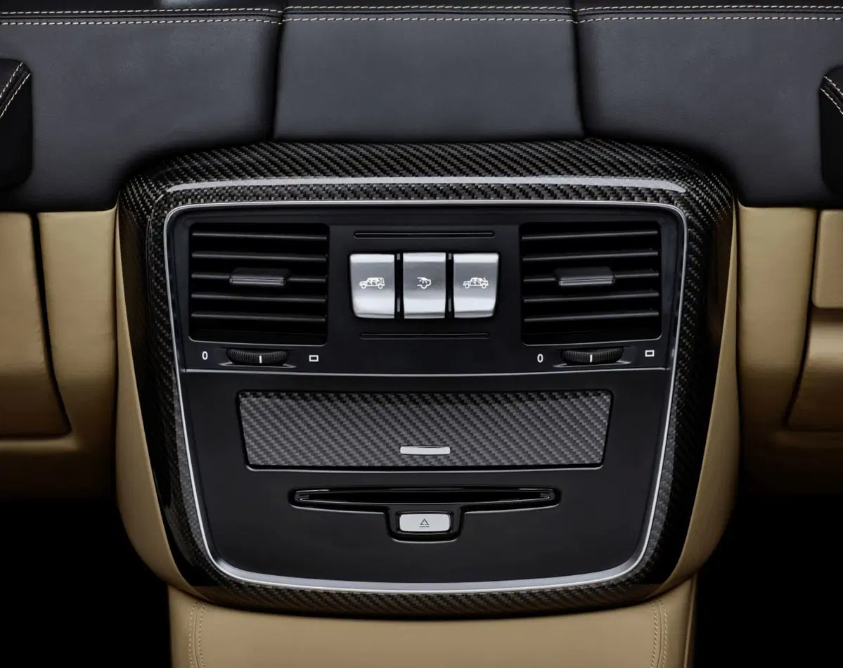 Mercedes-Maybach G 650 Landaulet, 4x4 per pochi (9)