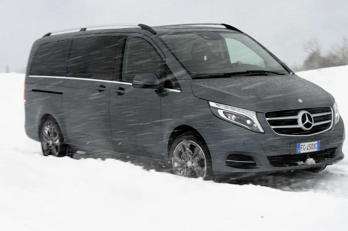 Cos’hanno in comune un furgone Mercedes e una AMG? Lo abbiamo scoperto sulla neve! (2)