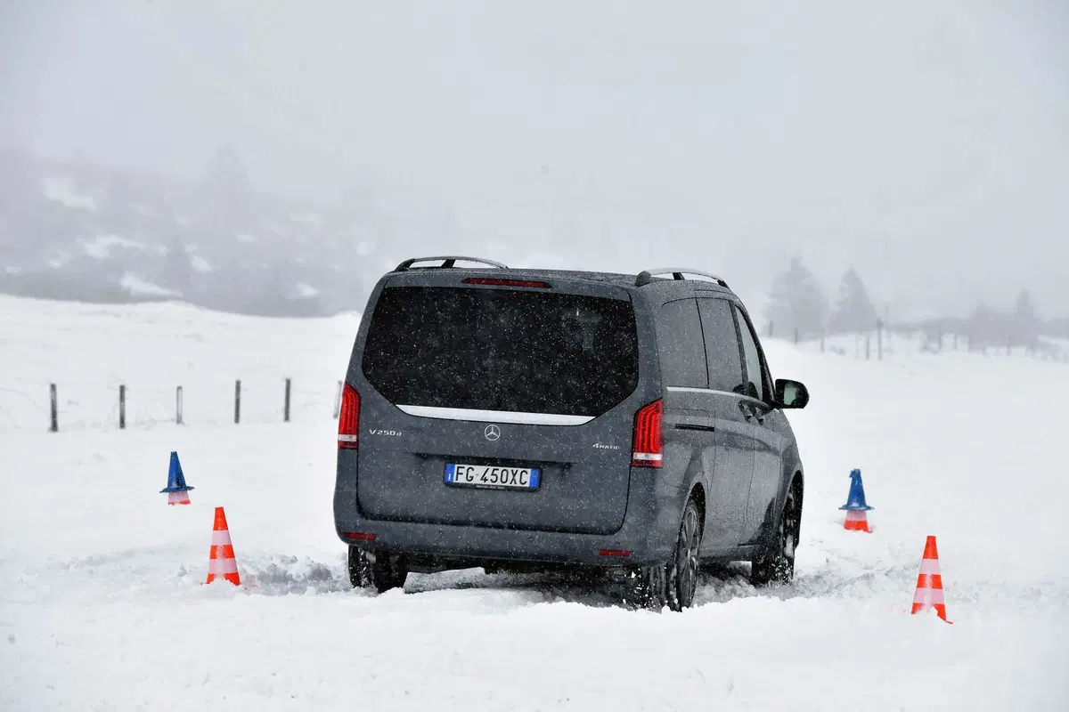 Cos’hanno in comune un furgone Mercedes e una AMG? Lo abbiamo scoperto sulla neve! (6)