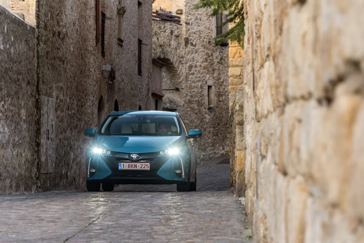 Toyota Prius Plug-in Hybrid [Video primo test] (11)