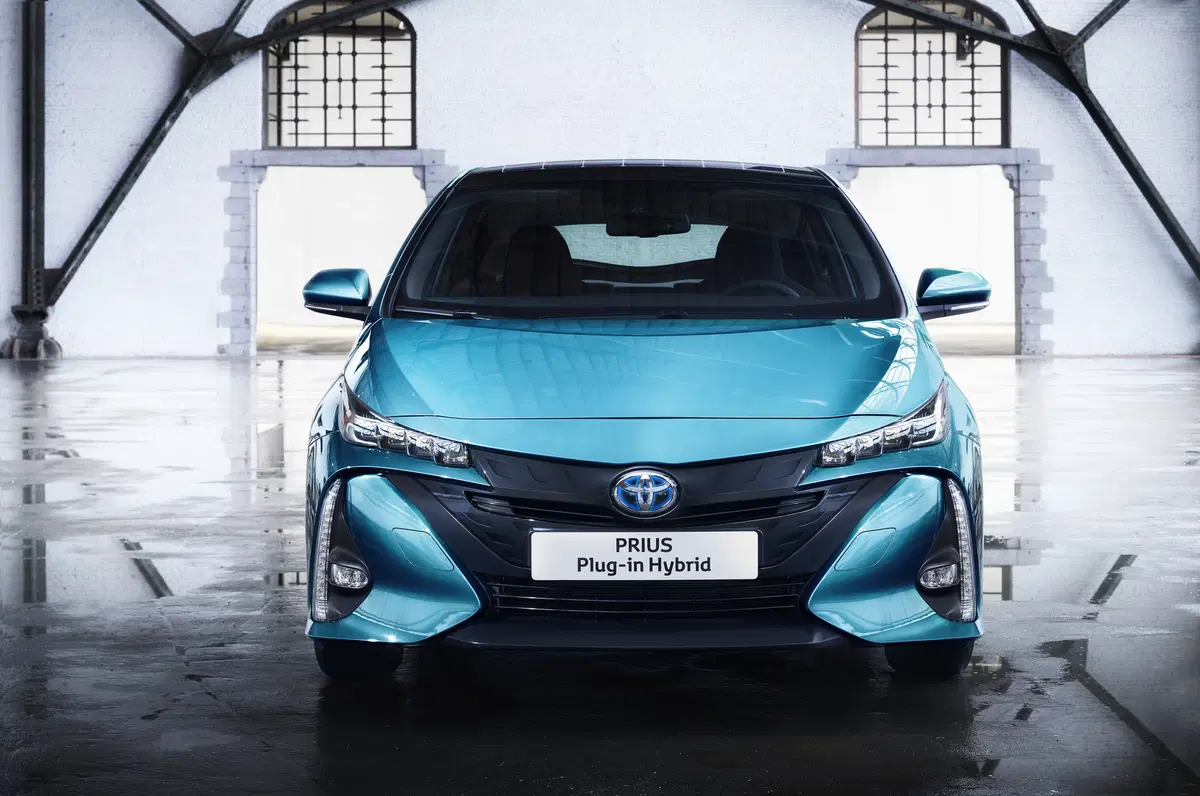 Toyota Prius Plug-in Hybrid [Video primo test] (14)