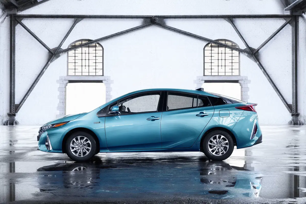 Toyota Prius Plug-in Hybrid [Video primo test] (15)