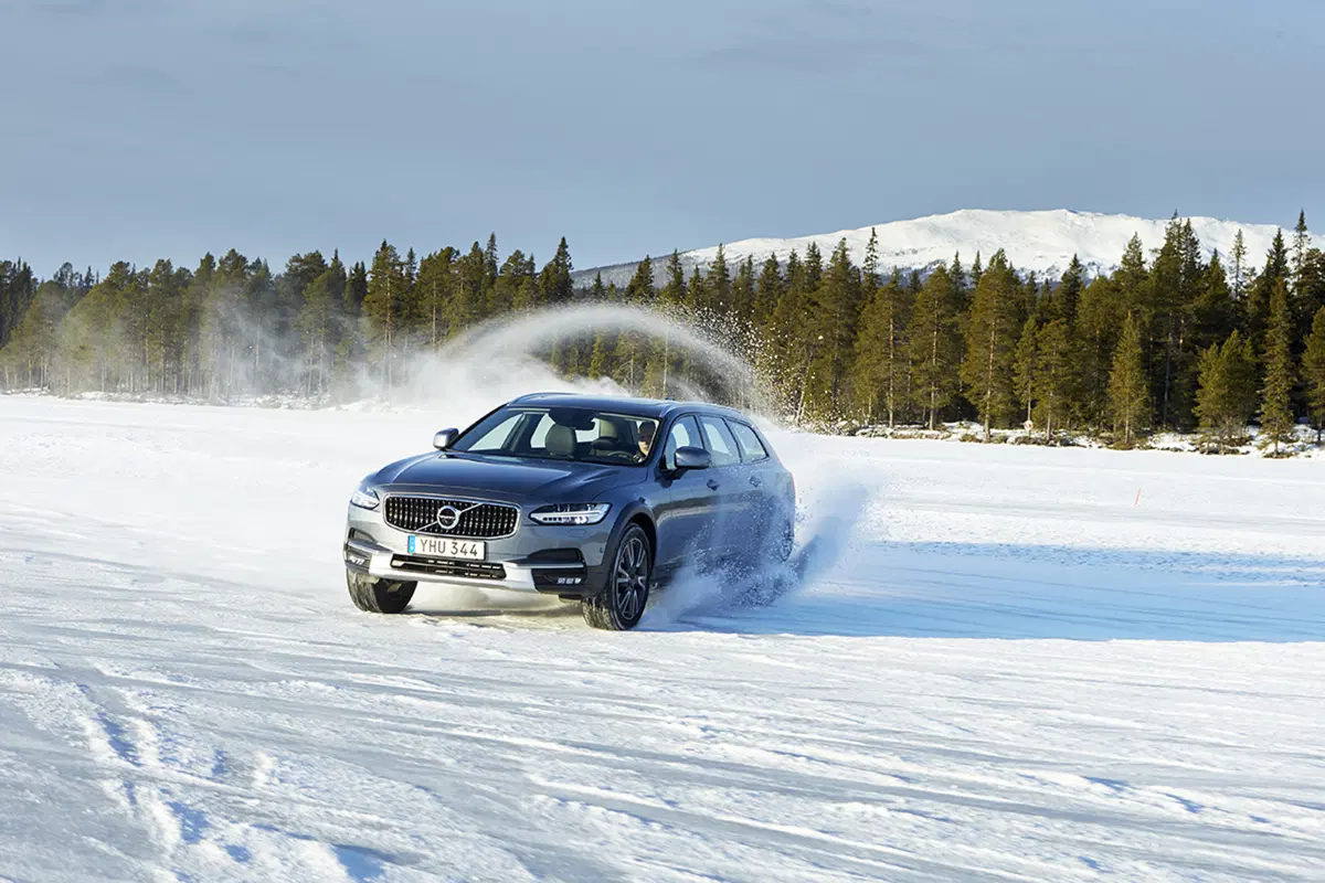 Volvo V90 Cross Country: torna la “Regina delle Nevi” [Video Primo Test] (27)