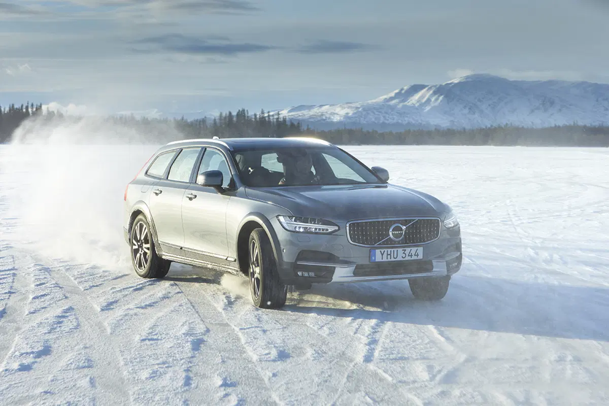 Volvo V90 Cross Country: torna la “Regina delle Nevi” [Video Primo Test] (28)