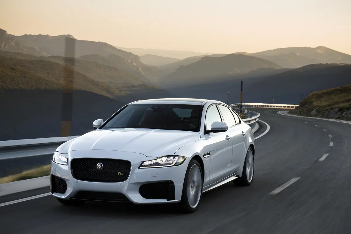 Jaguar F-Pace, XF e XE, ecco i MY 2018 (5)