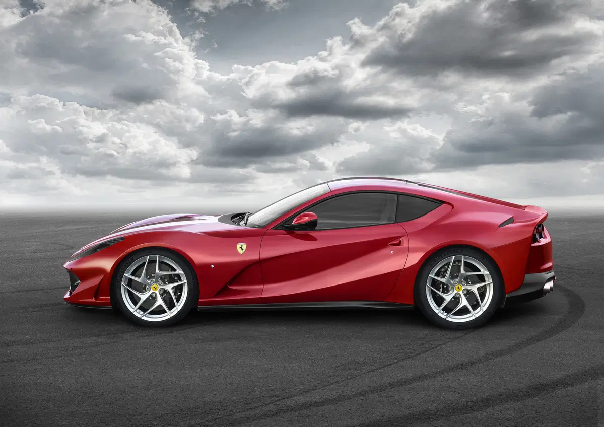 Ferrari 812 Superfast, 800 CV in mostra a Ginevra (5)