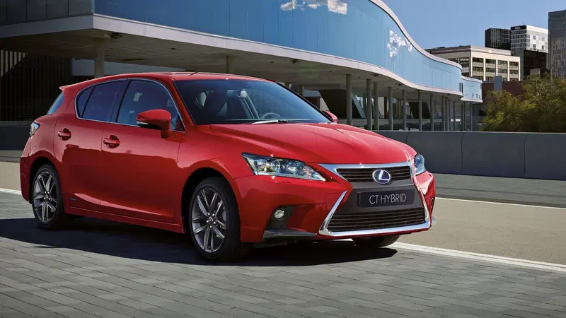 Lexus CT Hybrid, arriva l'allestimento Icon