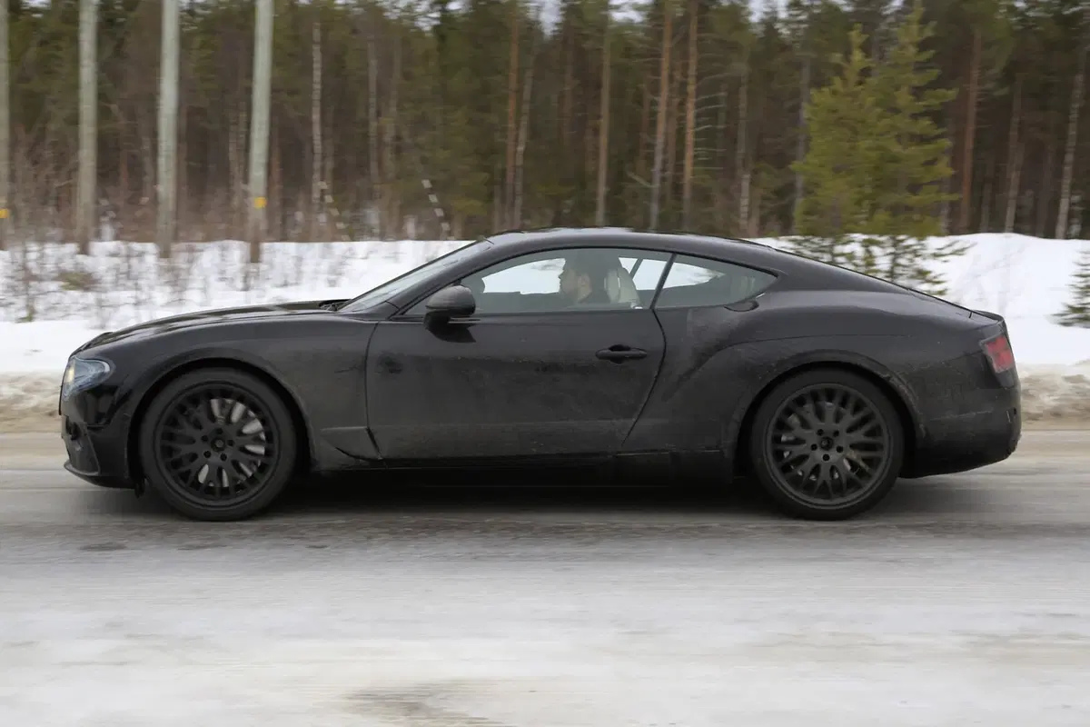 Nuova Bentley Continental GT: immagini dai collaudi sulla neve (4)