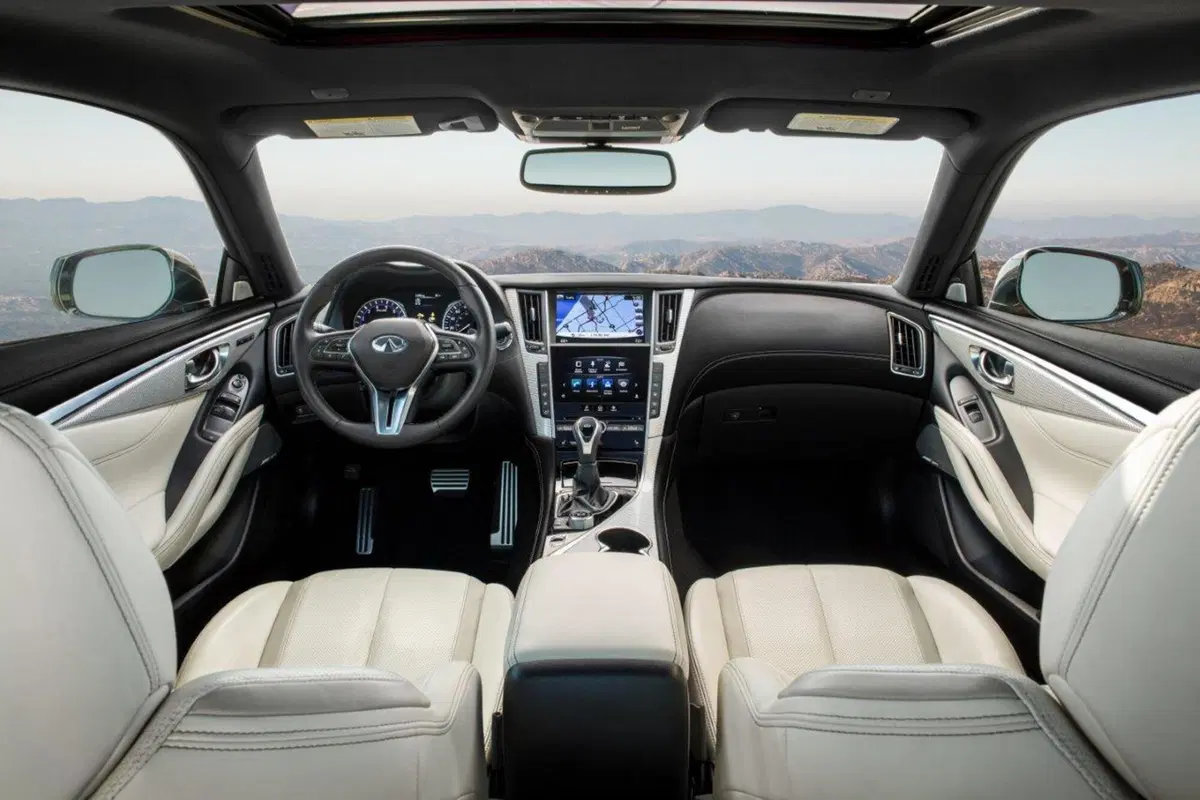 Infiniti Q60 [Video primo test] (5)