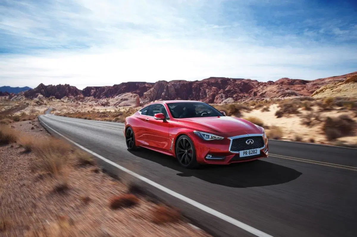 Infiniti Q60 [Video primo test] (6)
