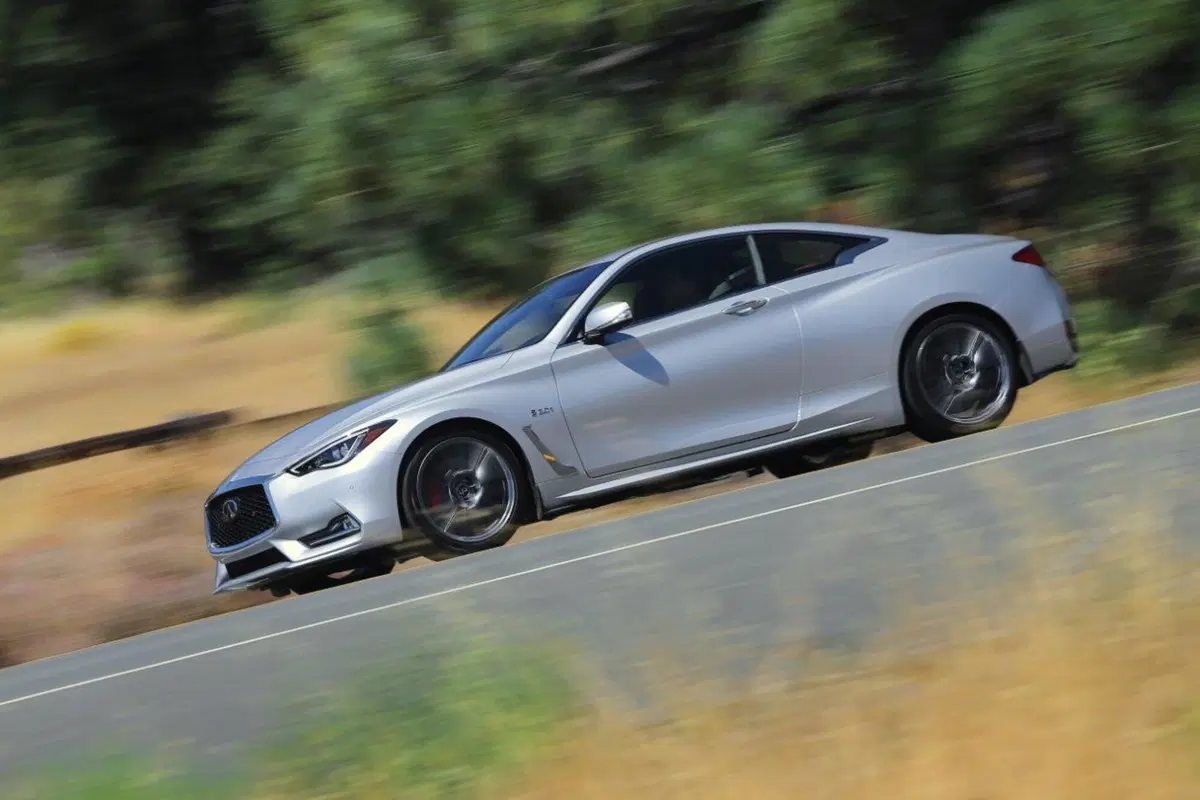 Infiniti Q60 [Video primo test] (7)