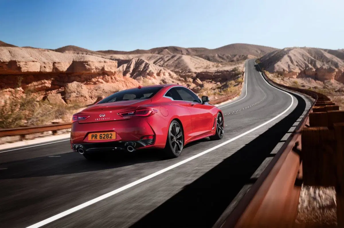 Infiniti Q60 [Video primo test] (10)