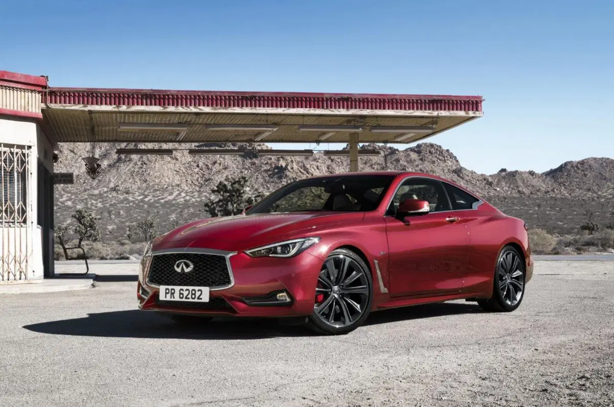 Infiniti Q60 [Video primo test] (8)