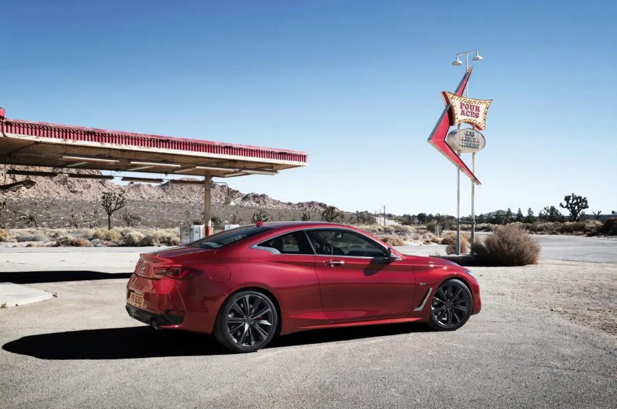 Infiniti Q60 [Video primo test] (14)