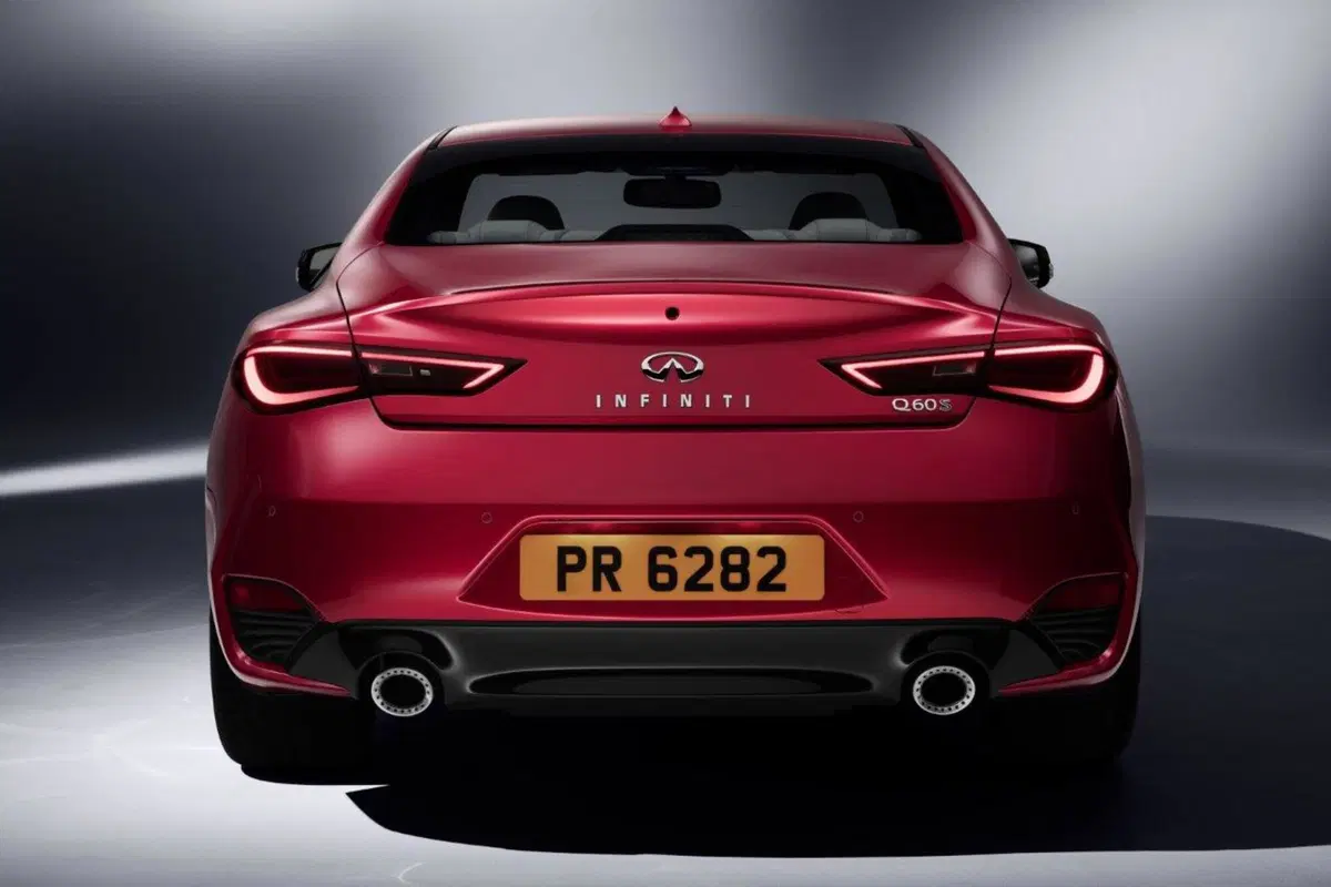 Infiniti Q60 [Video primo test] (16)