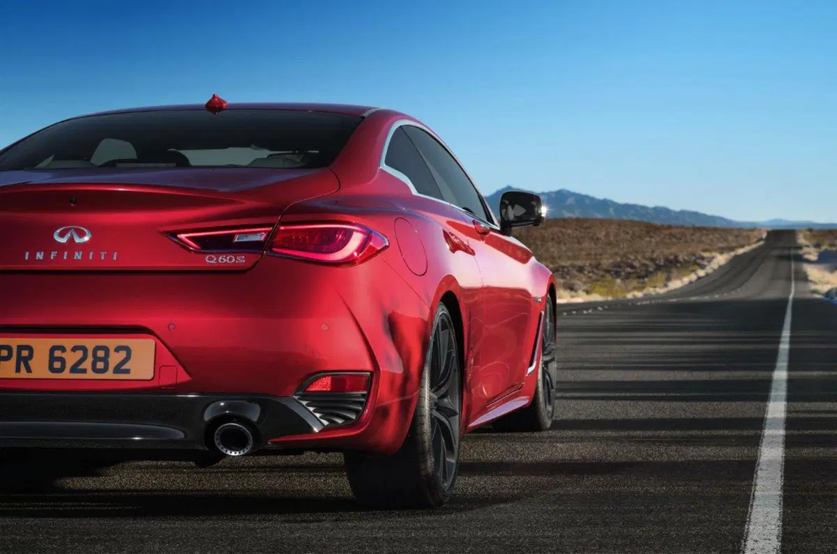 Infiniti Q60 [Video primo test] (19)