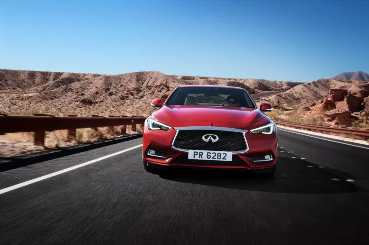 Infiniti Q60 [Video primo test] (21)