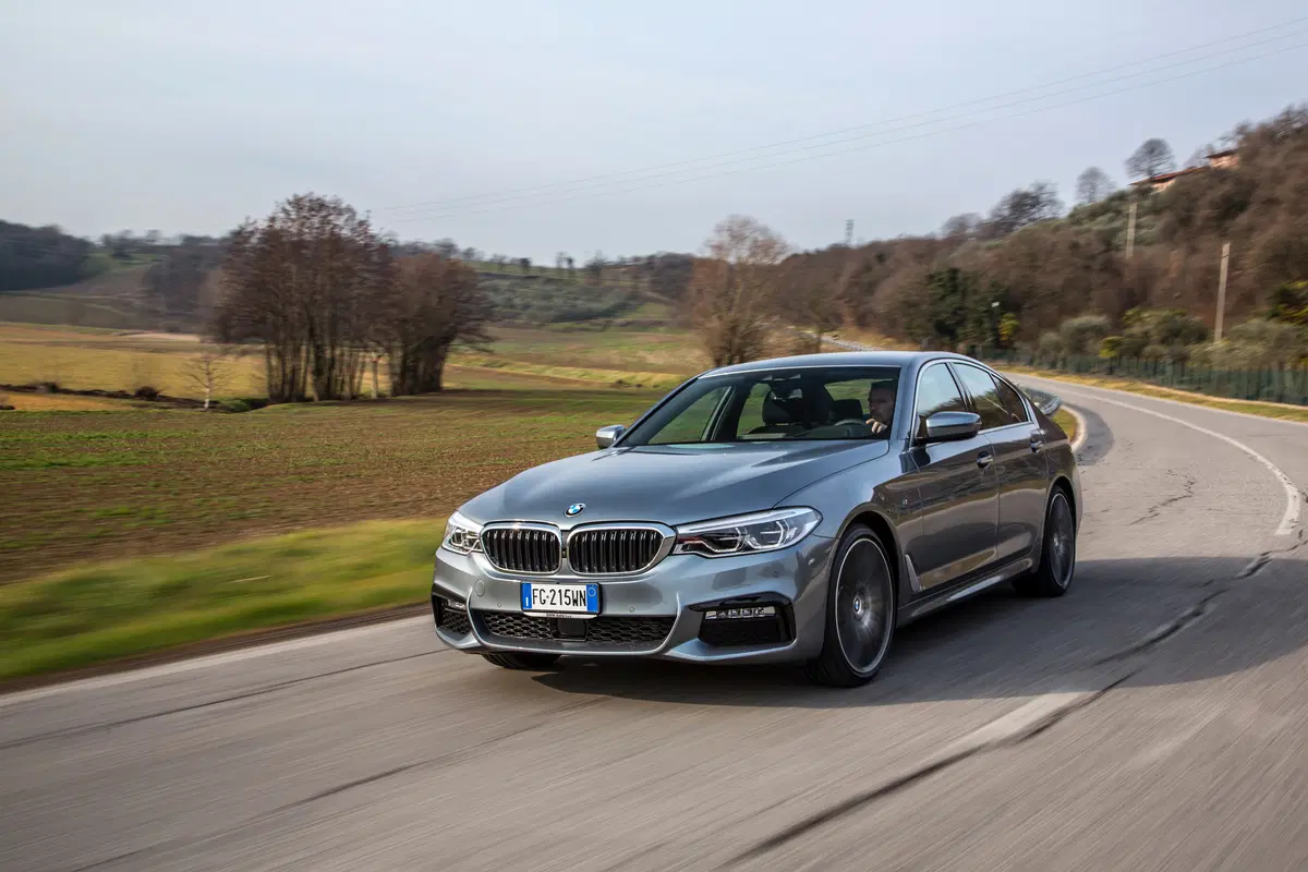 Nuova BMW Serie 5 530d: piacere di guida hi-tech [Video Primo Test]