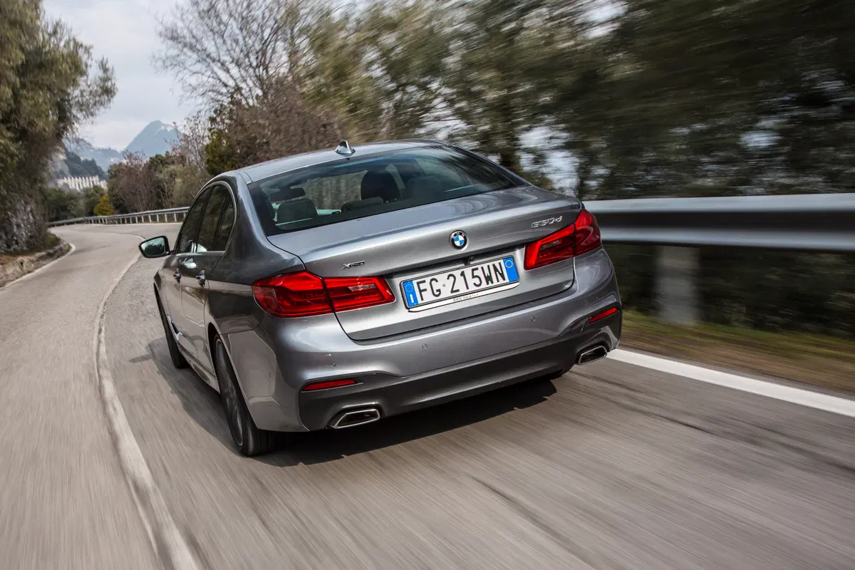 Nuova BMW Serie 5 530d: piacere di guida hi-tech [Video Primo Test] (5)