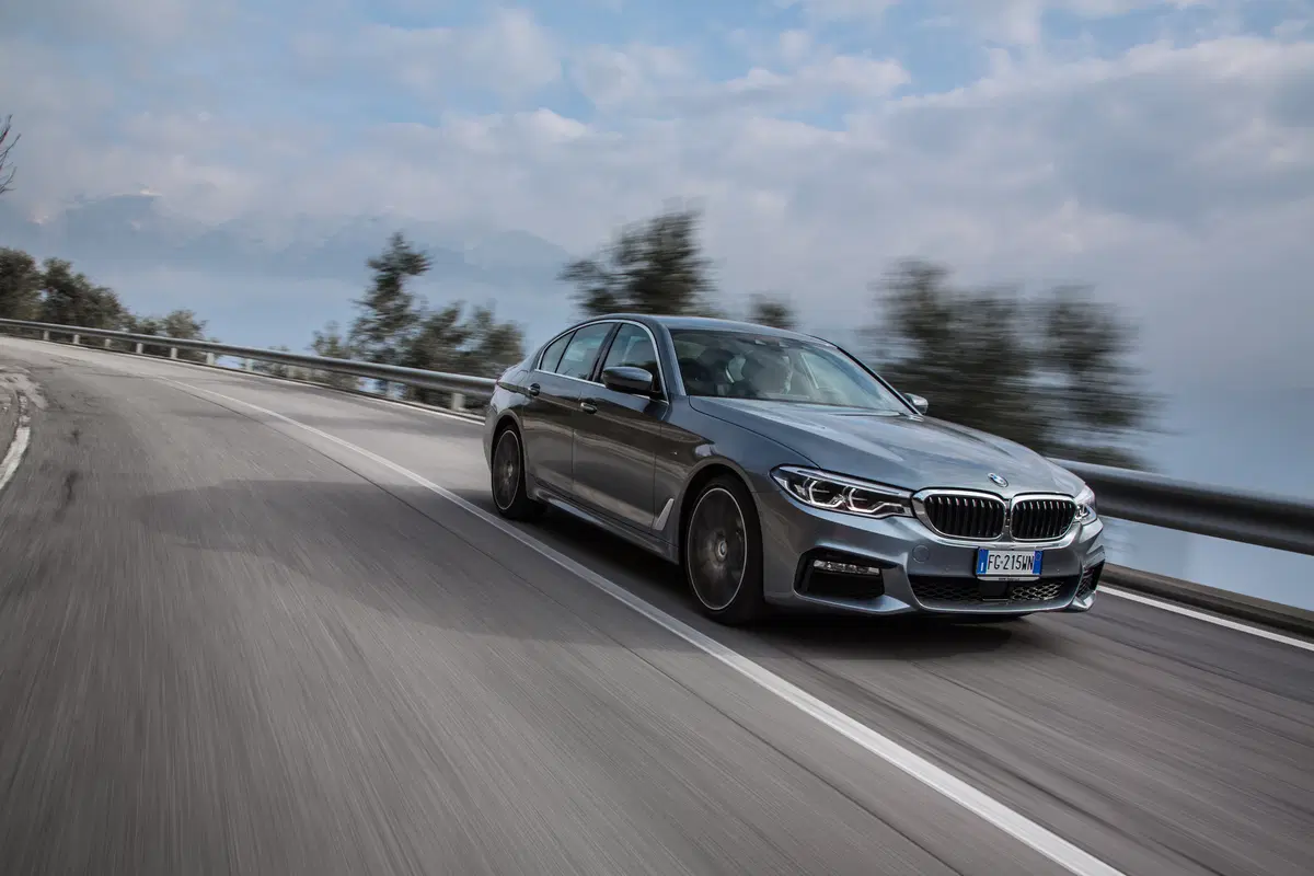 Nuova BMW Serie 5 530d: piacere di guida hi-tech [Video Primo Test] (4)