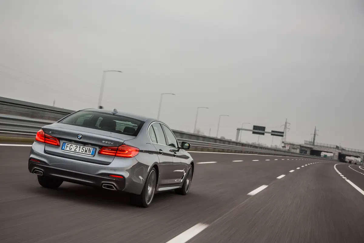 Nuova BMW Serie 5 530d: piacere di guida hi-tech [Video Primo Test] (6)