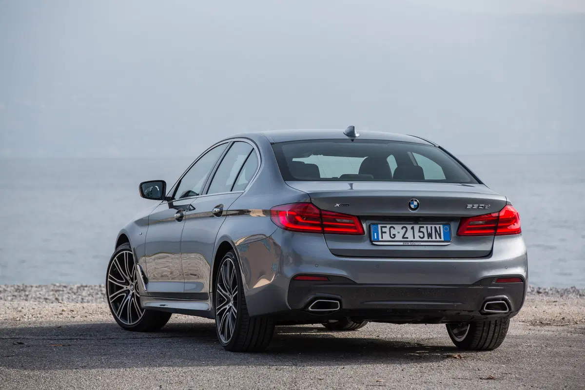 Nuova BMW Serie 5 530d: piacere di guida hi-tech [Video Primo Test] (9)