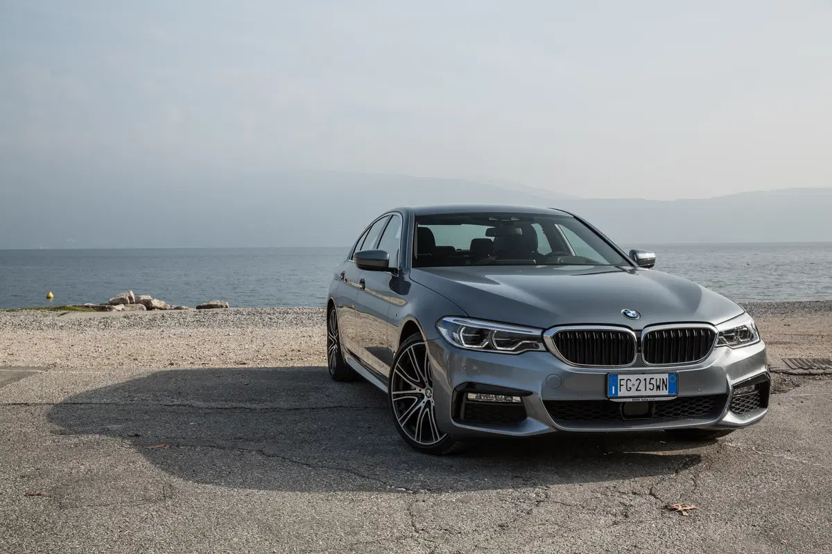 Nuova BMW Serie 5 530d: piacere di guida hi-tech [Video Primo Test] (16)
