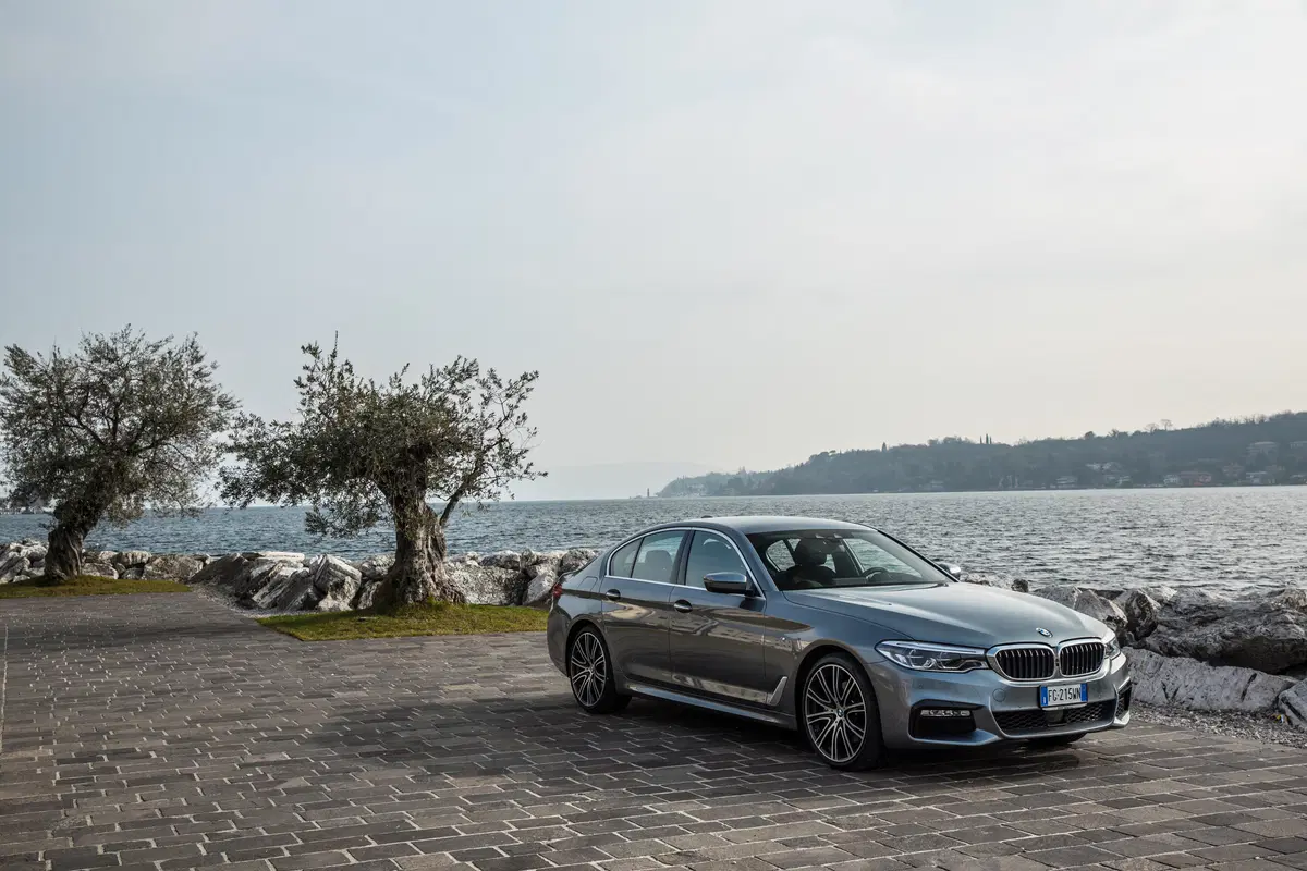 Nuova BMW Serie 5 530d: piacere di guida hi-tech [Video Primo Test] (20)