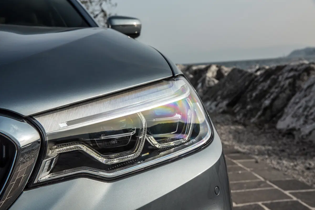 Nuova BMW Serie 5 530d: piacere di guida hi-tech [Video Primo Test] (25)