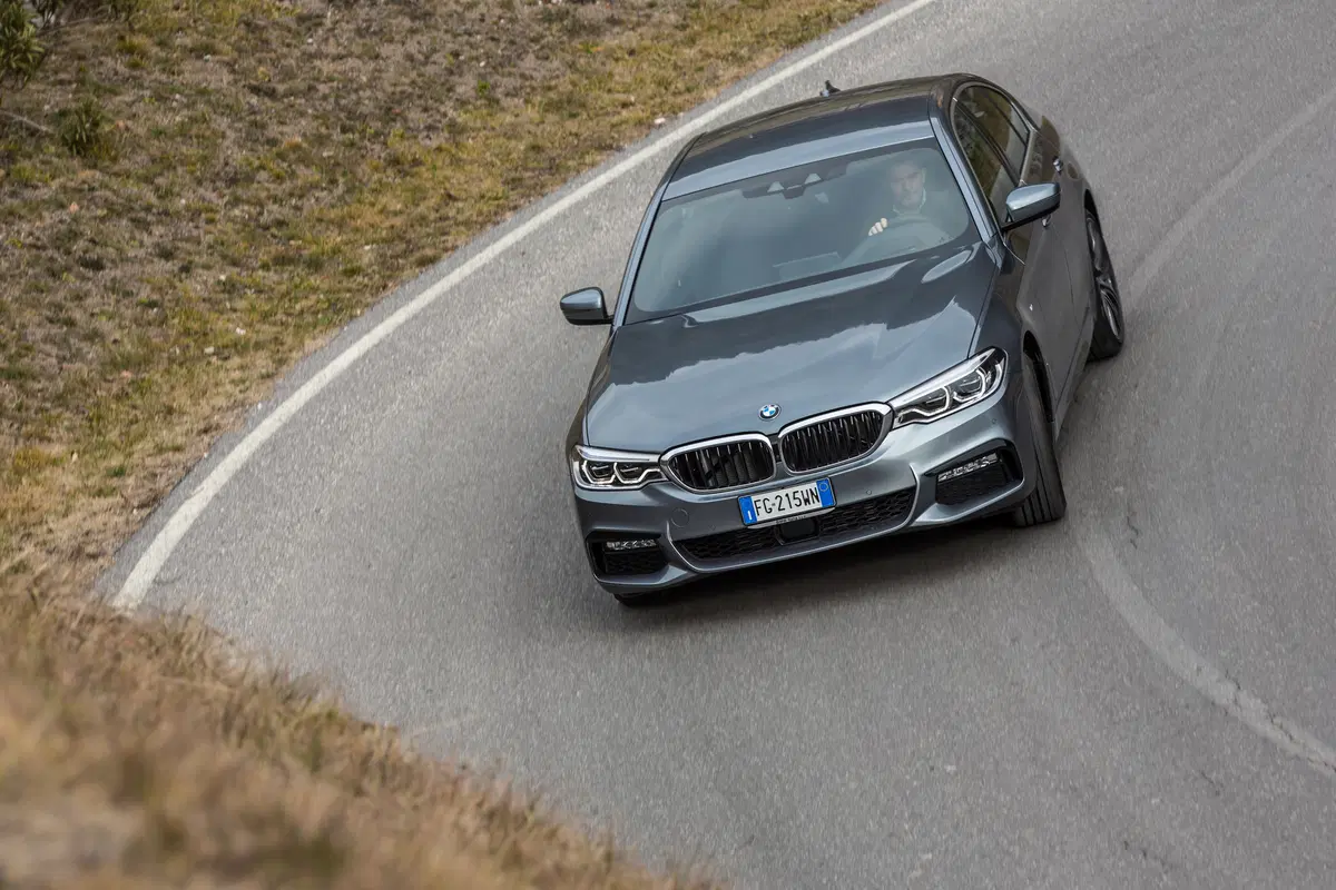 Nuova BMW Serie 5 530d: piacere di guida hi-tech [Video Primo Test] (29)