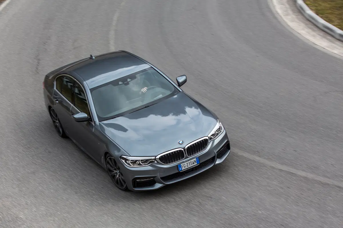 Nuova BMW Serie 5 530d: piacere di guida hi-tech [Video Primo Test] (31)