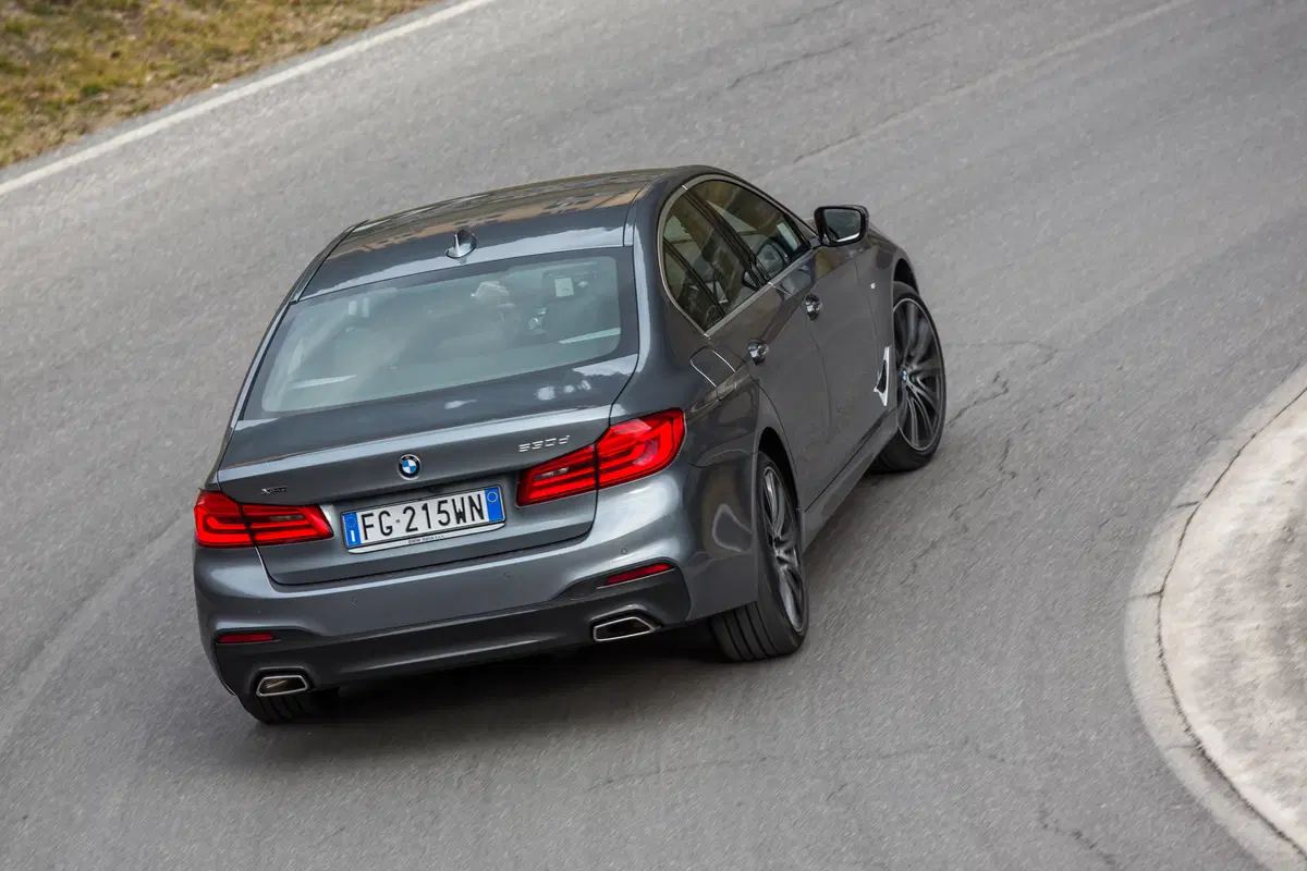 Nuova BMW Serie 5 530d: piacere di guida hi-tech [Video Primo Test] (32)
