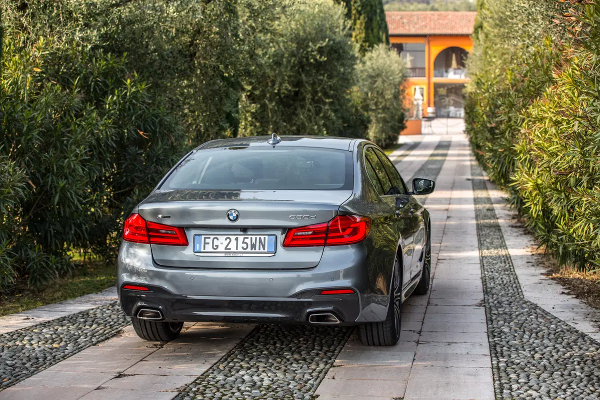 Nuova BMW Serie 5 530d: piacere di guida hi-tech [Video Primo Test] (33)