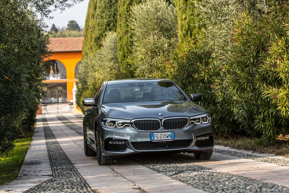 Nuova BMW Serie 5 530d: piacere di guida hi-tech [Video Primo Test] (34)