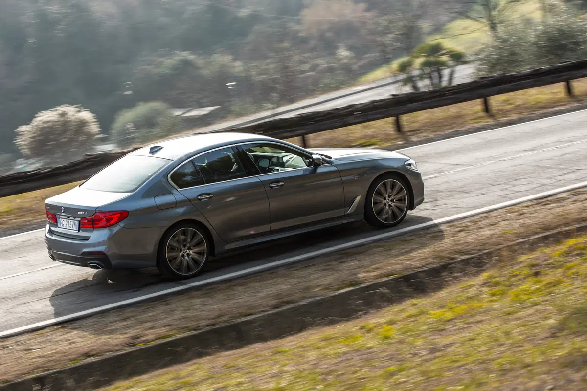 Nuova BMW Serie 5 530d: piacere di guida hi-tech [Video Primo Test] (38)