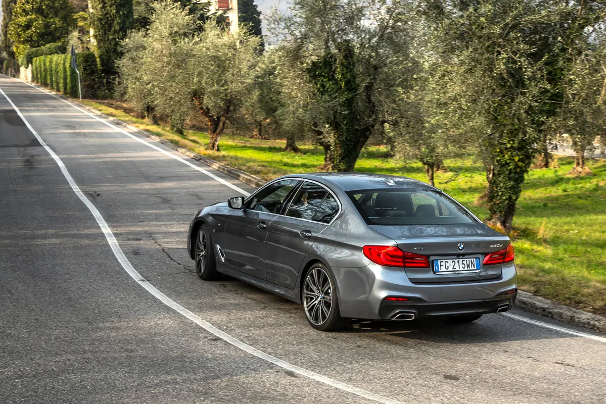 Nuova BMW Serie 5 530d: piacere di guida hi-tech [Video Primo Test] (46)