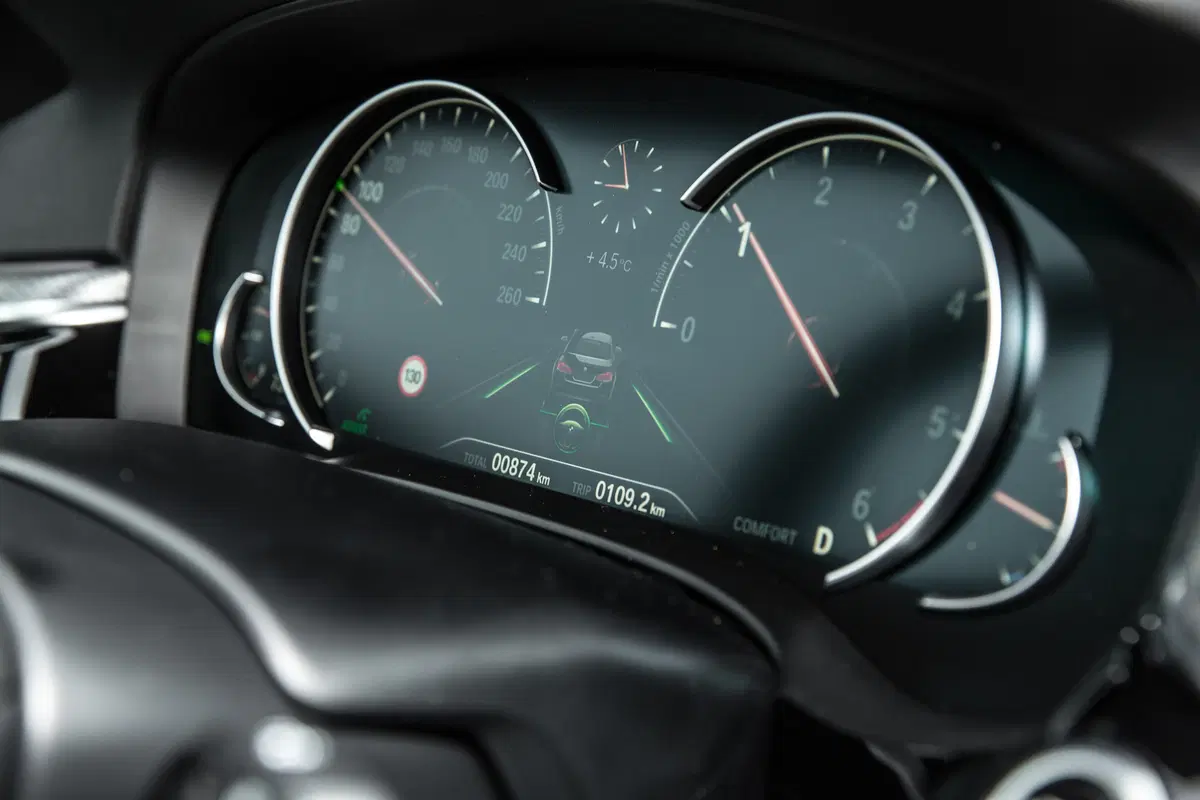 Nuova BMW Serie 5 530d: piacere di guida hi-tech [Video Primo Test] (49)