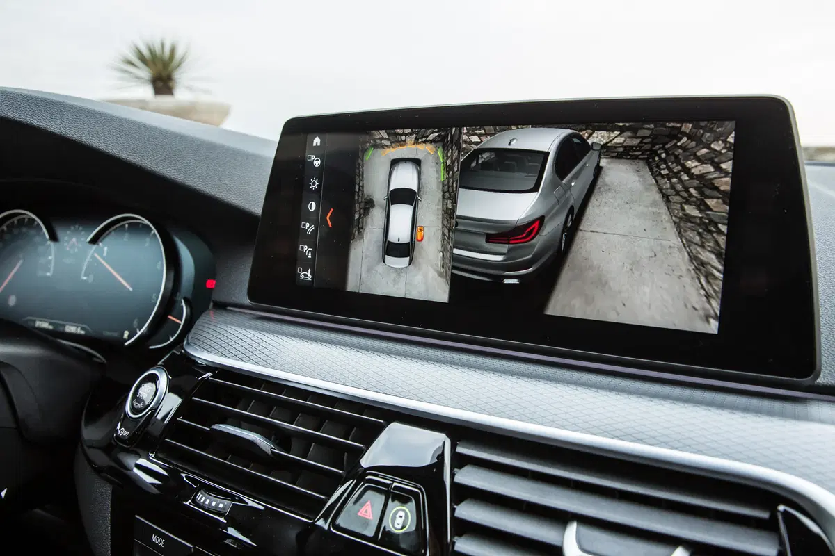 Nuova BMW Serie 5 530d: piacere di guida hi-tech [Video Primo Test] (52)