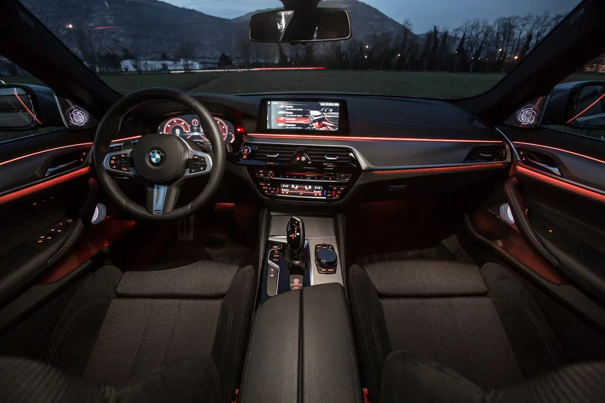 Nuova BMW Serie 5 530d: piacere di guida hi-tech [Video Primo Test] (47)