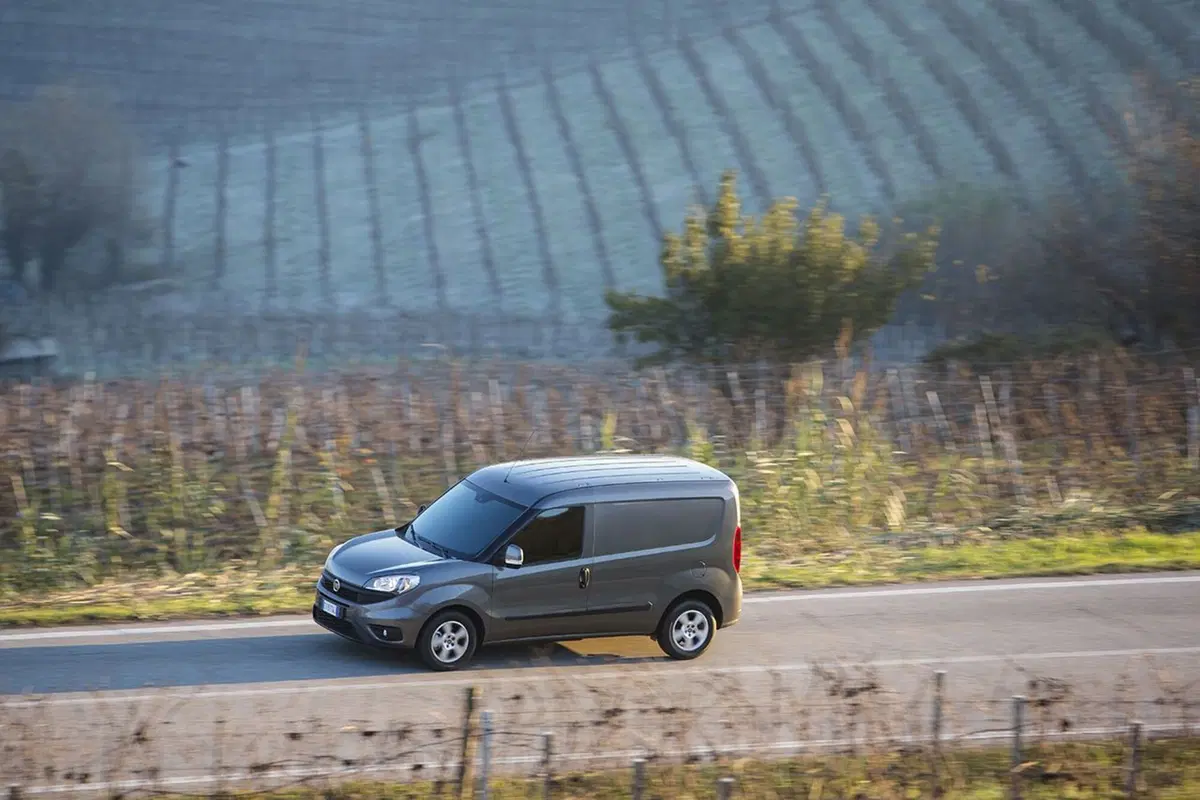 Quale comprare, Confronto: Fiat Doblò Cargo 1.3 Mjt Vs Renault Kangoo Express 1.5 dCi (4)