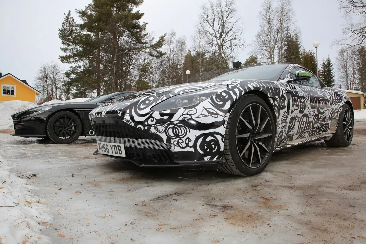 New Aston Martin DB11 S: spy shots (4)