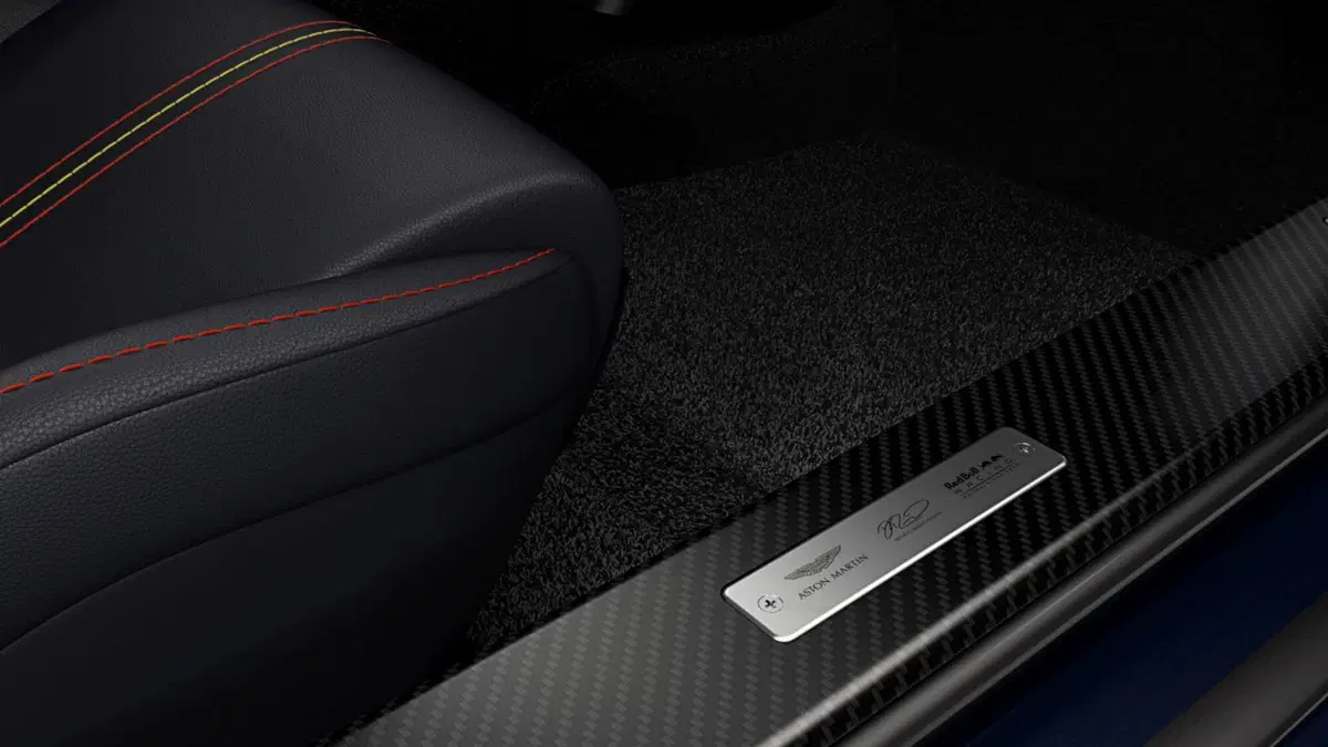 Aston Martin Vantage S Red Bull Racing Edition (19)