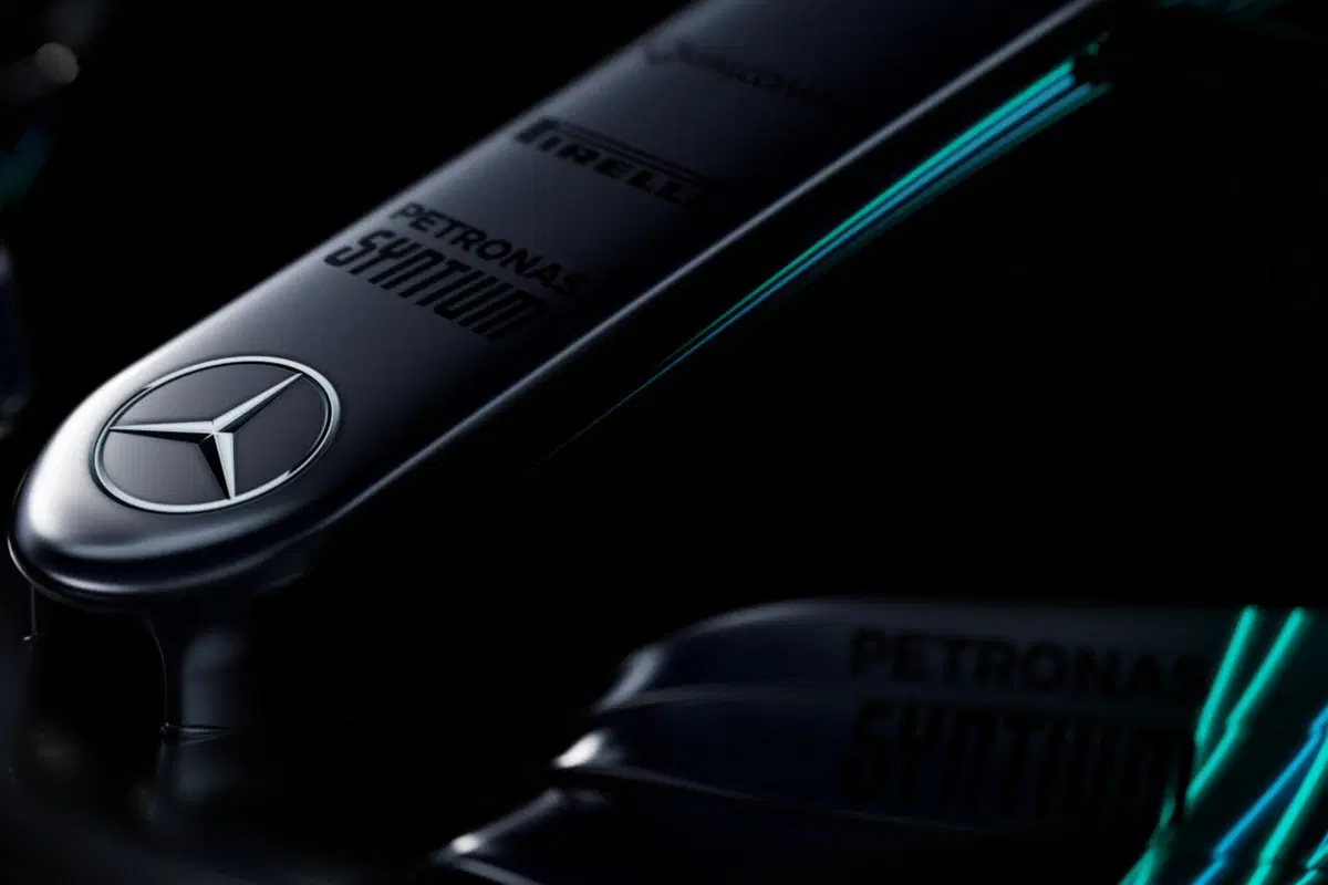 Formula 1 2017: Mercedes, il primo teaser della W08 Hybrid (7)