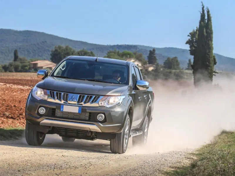 Mitsubishi L200 2.4 DI-D/154CV Double Cab Inform