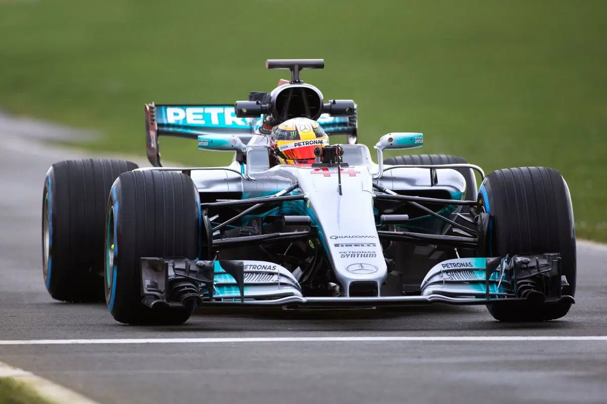 Formula 1 2017: Mercedes svela la W08 (2)