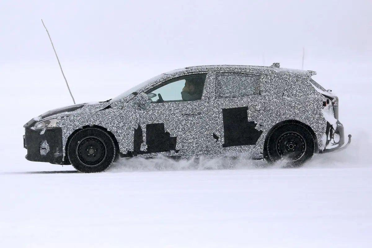 Nuova Ford Focus: altre immagini dai test (3)