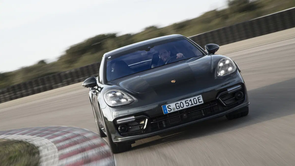 Porsche Panamera Turbo S E-Hybrid [Video primo test] (10)