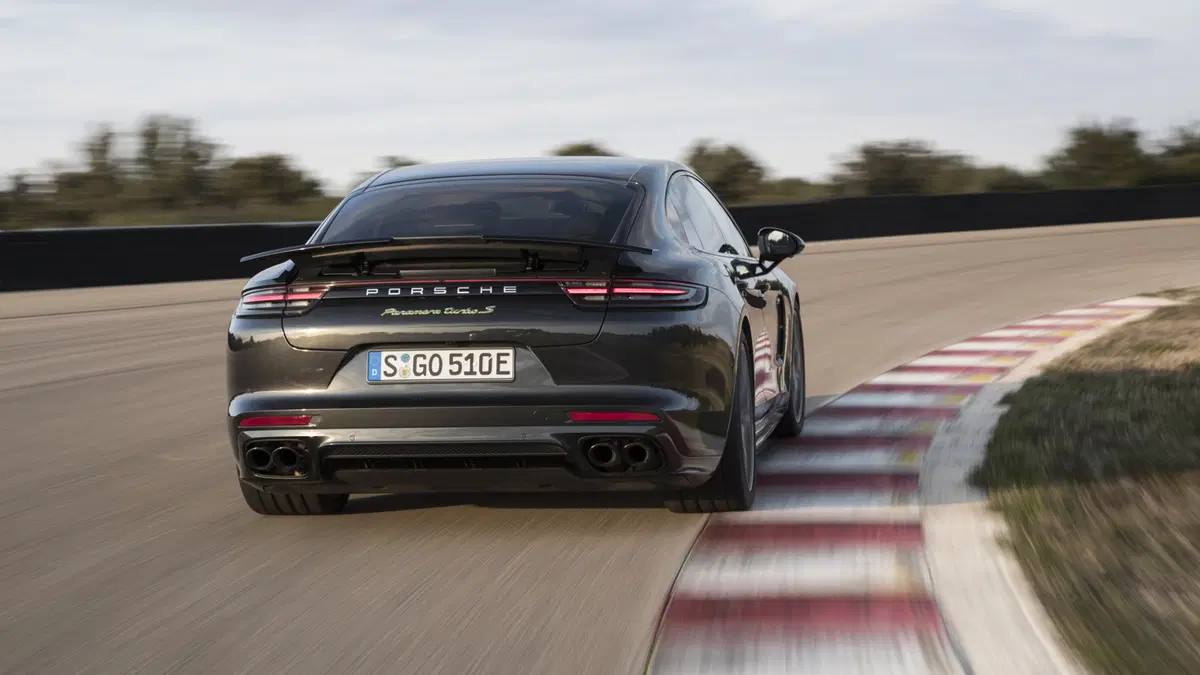 Porsche Panamera Turbo S E-Hybrid [Video primo test] (12)