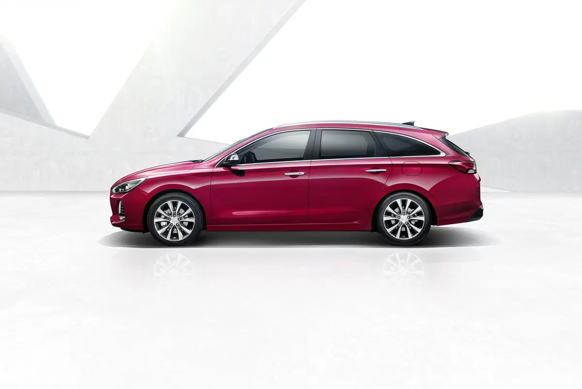 Nuova Hyundai i30 Wagon, ecco la terza generazione (3)