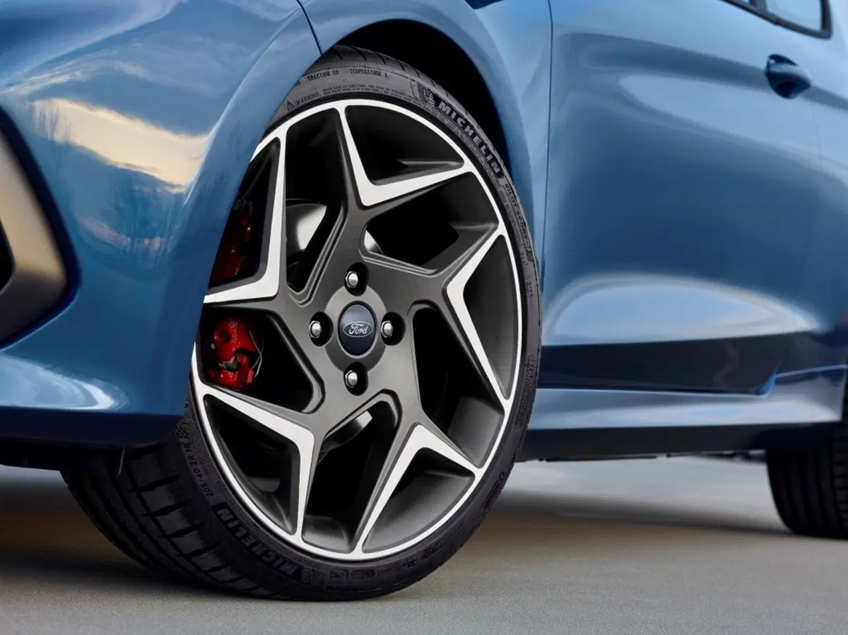 Ford Fiesta ST 2017: 3 cilindri da 200 CV! (6)